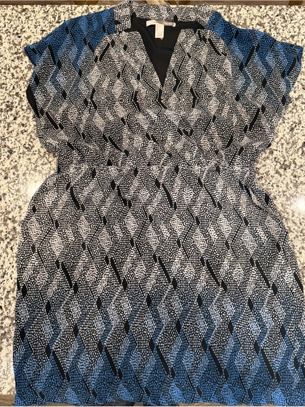Forever 21 Blue & Black Patterned Women’s V-Neck Dress